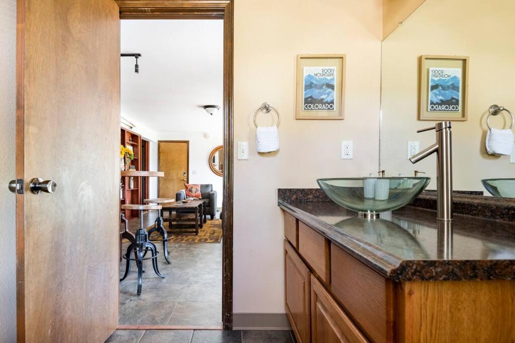 Private Hot Tub Overlooking Pikes Peak Woodland Park Bagian luar foto
